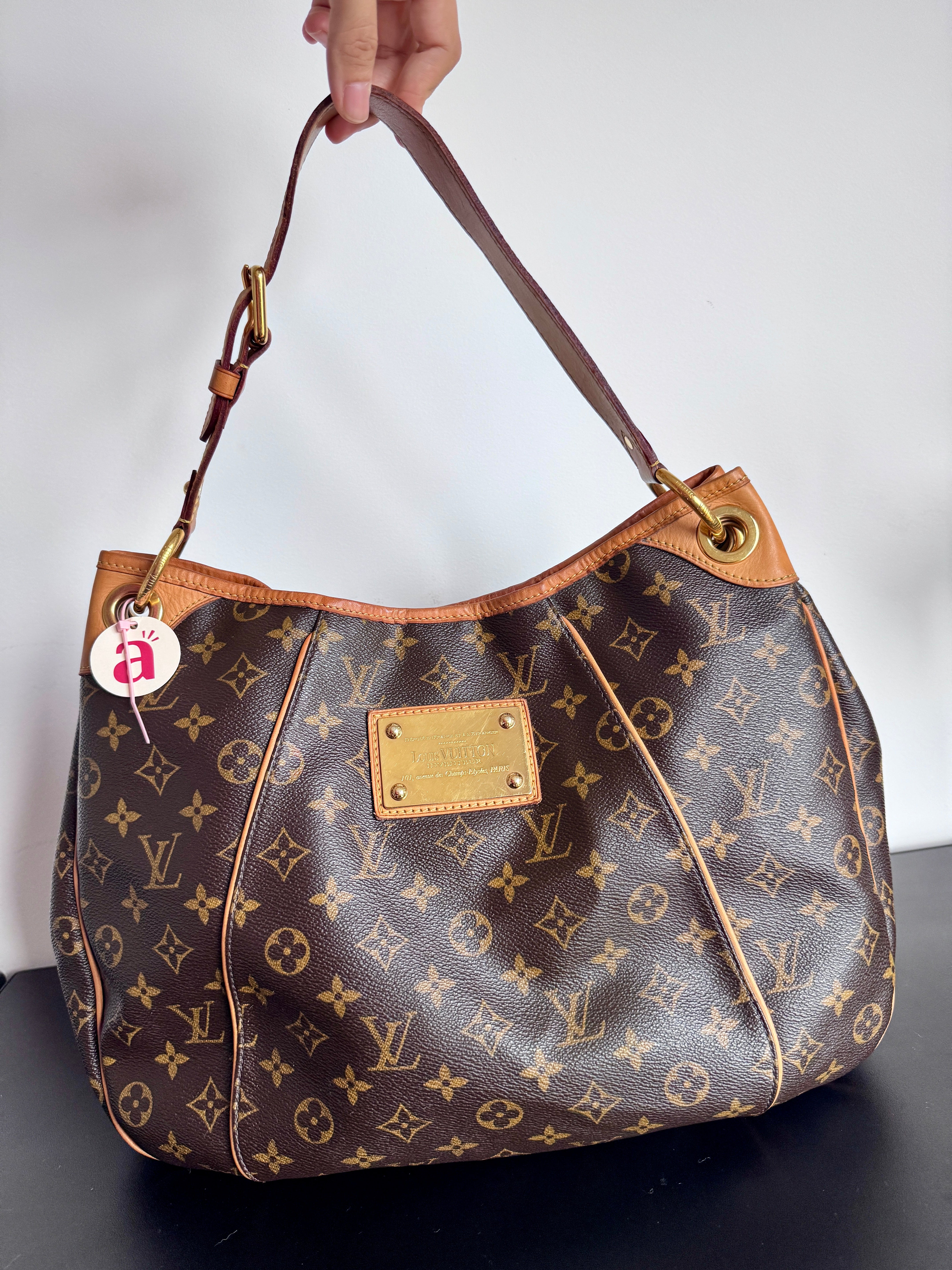 Louis Vuitton Galliera PM